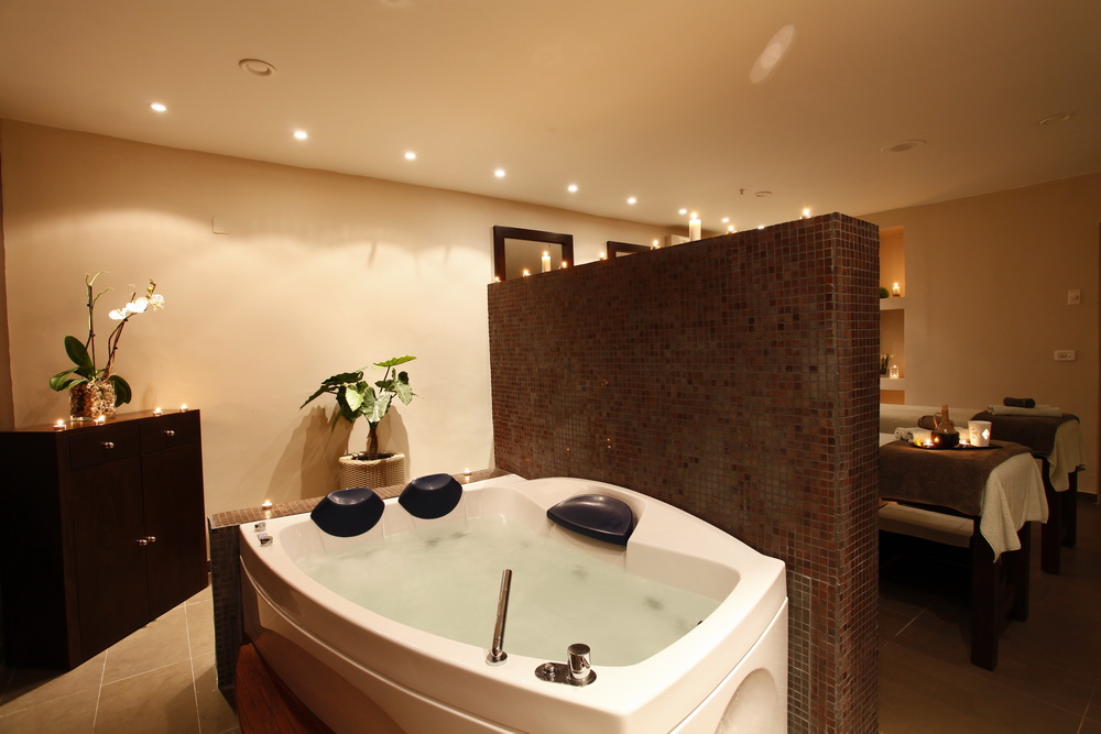 Jacuzzi
